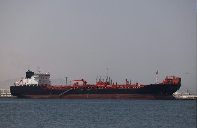 Marina franceze ndalon anijen cistern&euml; q&euml; lundronte nga Rusia, reagon