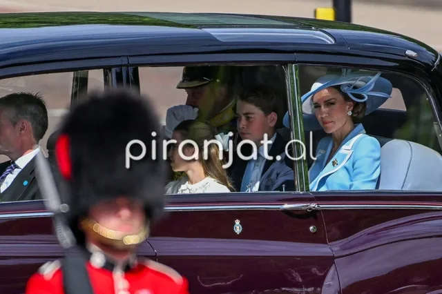Kate Middleton mbresëlënëse në Trooping the Colour për