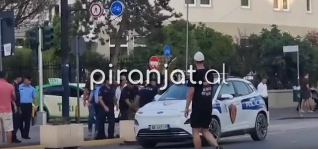 Protestoi para makin&euml;s s&euml; Ram&euml;s, policia t&euml;rheq zvarr&euml;