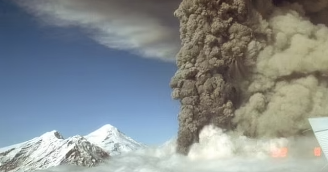 Alaska në alarm për shpërthimin e mundshëm të vullkanit