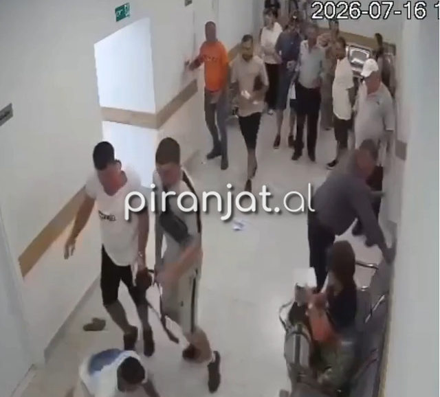 VIDEO/ Plagosja me thikë te Poliklinika e Shkodrës, dalin pamjet e