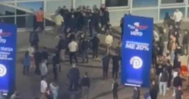 Incidenti në mitingun përmbyllës në Elbasan, reagon dega e
