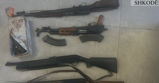 I gjenden armë dhe municion në banesë, arrestohet