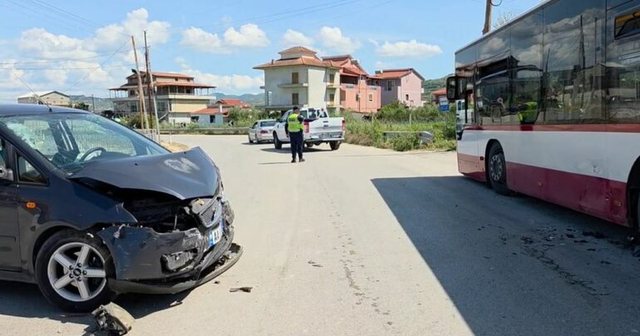 Aksident në aksin Fier-Patos, automjeti përplaset me autobusin,