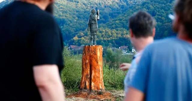 Statuja e Melania Trump zhduket në mënyrë misterioze në