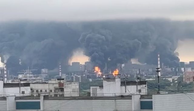 Rafineria e naft&euml;s n&euml; Mosk&euml; goditet p&euml;rs&euml;ri nga
