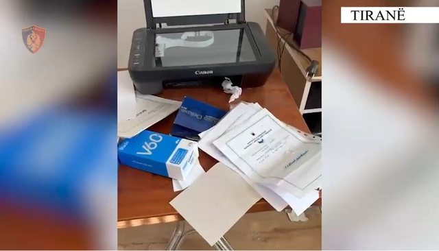 DETAJE/ Kishin kthyer banesën në një ‘laborator’