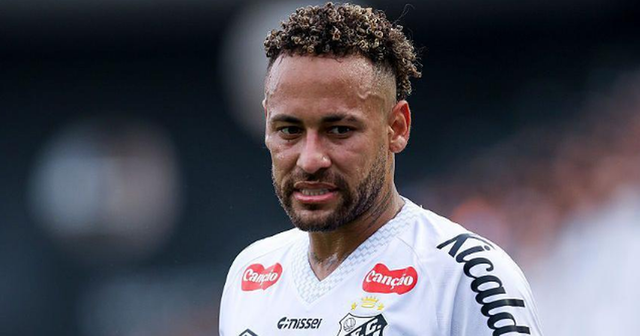 Santos vendos kufij p&euml;r Neymarin, ylli brazilian i pak&euml;naqur me