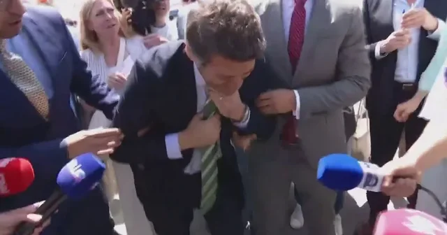 VIDEO/ Lideri i partisë së ekstremit të djathtë