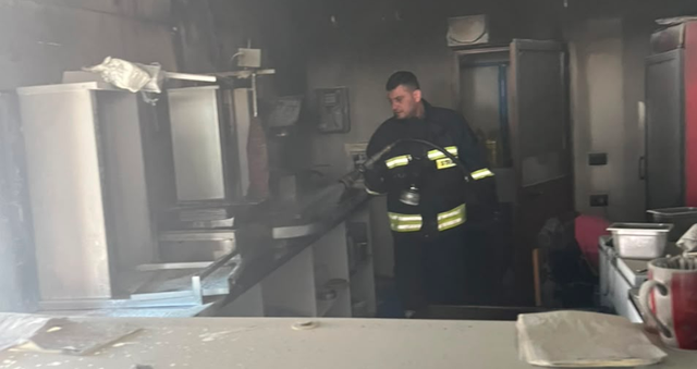 Përfshihet nga flakët një biznes në Mamurras, ja dyshimet