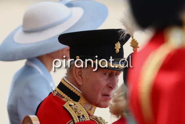 Kate Middleton mbresëlënëse në Trooping the Colour për