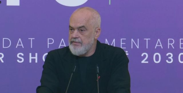 Rama humb qetësinë dhe sulmon influenceret: Janë bërë