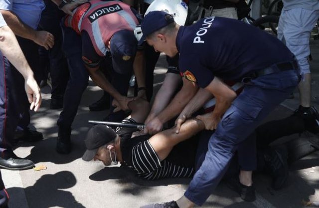 Protestuesit do të marshojnë sot te Gjykata e Tiranës: Lironi