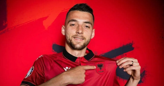 Futbollisti i Shqipërisë, Arbër Hoxha, martohet në një