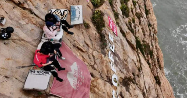 &ldquo;Cliff Coffee&rdquo;, atraksioni ekstrem n&euml; Kin&euml; q&euml; po