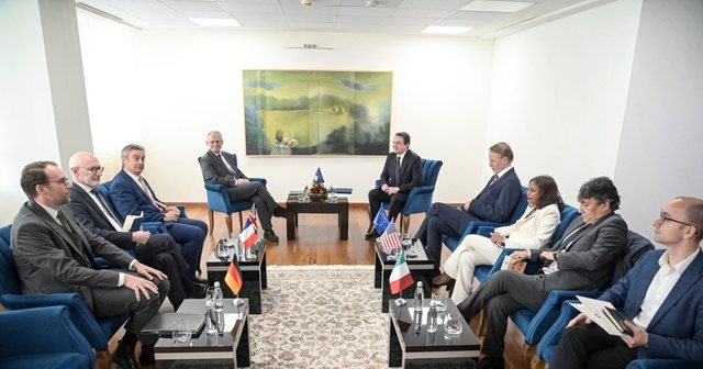 Kurti takon ambasadorët dhe përfaqësuesit diplomatikë