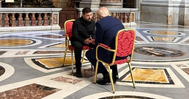 FOTO/ Dalin pamjet nga takimi 15-minutësh mes Trump dhe Zelenskyt në