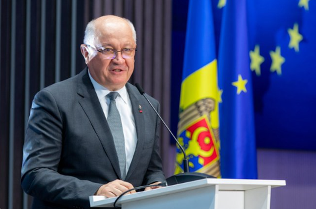Jep dorëheqjen kryeministri i Moldavisë. Rrëzohet dhe qeveria