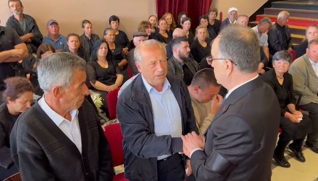 Nipi iu vra n&euml; krye t&euml; detyr&euml;s/ &ldquo;Na mbylli