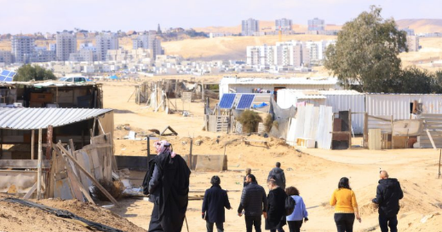 Pa ujë dhe me rrugë të bllokuara, palestinezët