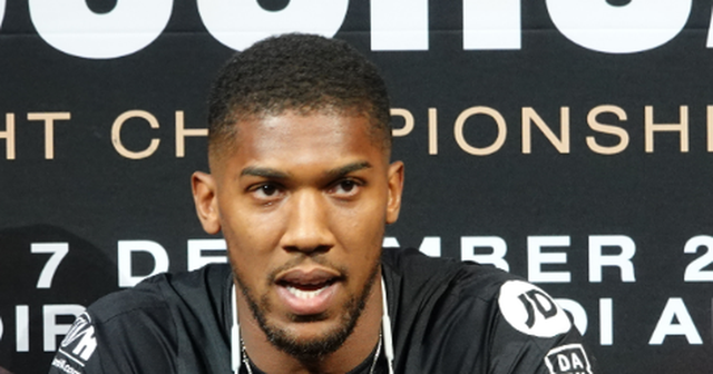 Anthony Joshua rr&euml;fen jet&euml;n si baba, ja pse nuk d&euml;shiron q&euml;