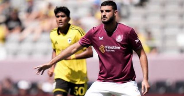 Armando Broja mbetet jasht&euml; miq&euml;sores s&euml; Burnley ndaj Ajaxit,