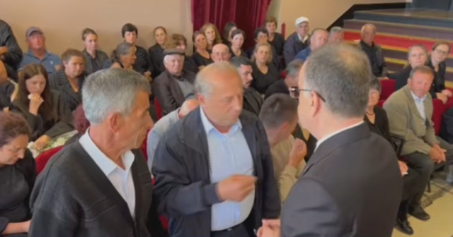 I vran&euml; nipin n&euml; detyr&euml;, xhaxhai i Mekollit i drejtohet Begajt: E