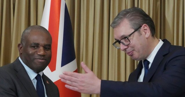 Parlamentarët britanikë kërkojnë ndryshim të