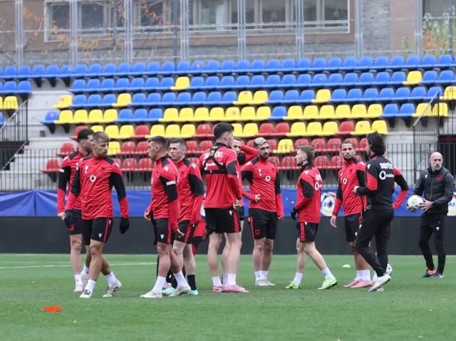 Shqip&euml;ria zbret n&euml; fush&euml;, nis epoka Rolando Maran.