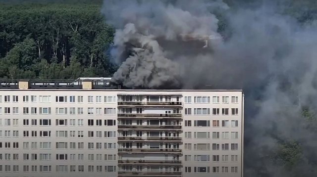 Zjarri p&euml;rfshin nd&euml;rtes&euml;n shum&euml;kat&euml;she n&euml; Antwerp