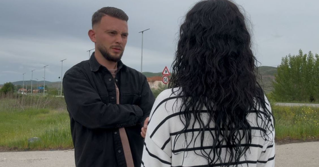 "Nuk kërkoi falje"/ Flet adoleshentja që goditi menaxheren e