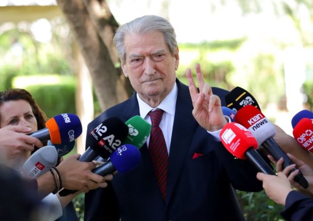 “Nuk kam qenë kurrë non grata”- Berisha: Të