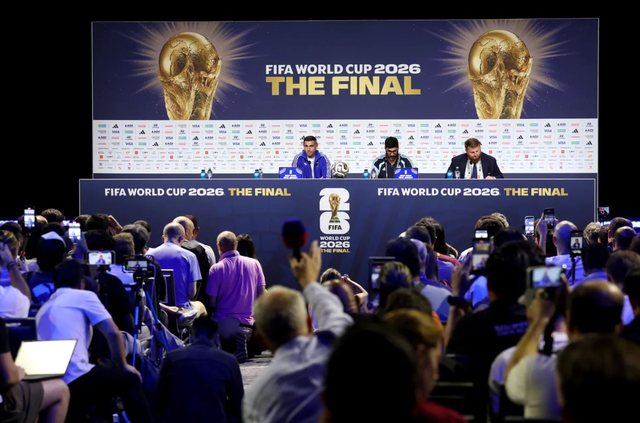 Konferencë për shtyp e pazakontë në prag të finales,