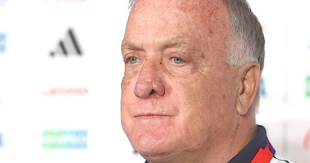 Trajneri i Kura&ccedil;aos, Advocaat: "Nuk &euml;sht&euml; turp t&euml;