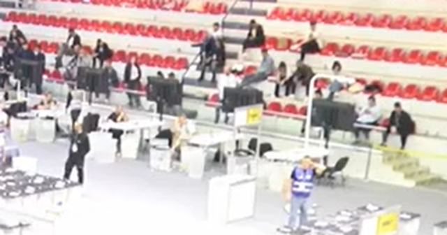 Zgjedhjet parlamentare/ Numërohen 977 zarfat e parë me votat e