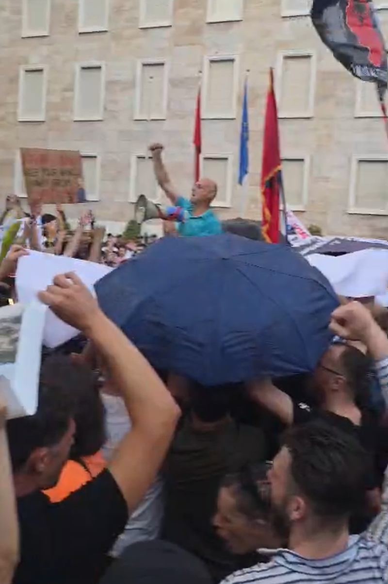Protestuesi- Ram&euml;s: I preve n&euml; bes&euml; banor&euml;t e Rrjollit dhe