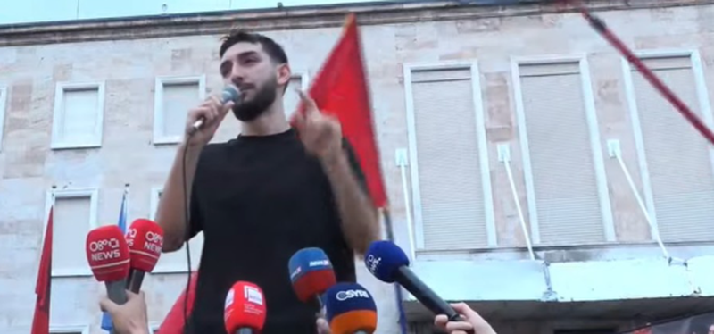 Thirrja e fort&euml; nga protesta p&euml;r t&euml; rinjt&euml;: Student&euml;t