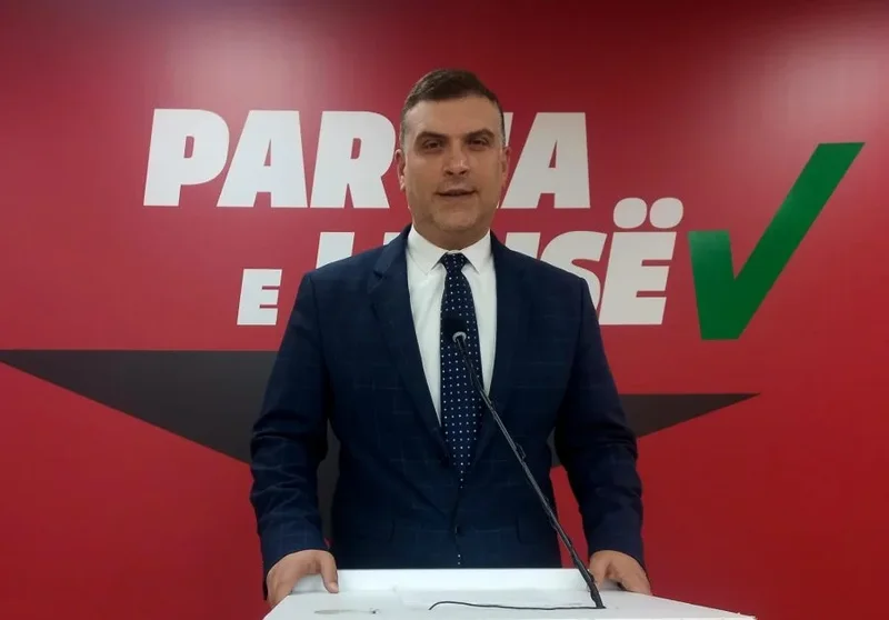 Hetimet p&euml;r Met&euml;n, Blushi: Prokuror&euml;t mashtrojn&euml;