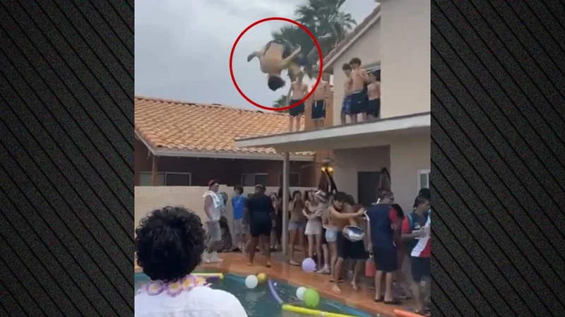 VIDEO/ U hodh nga &ccedil;atia i dehur dhe humbi veshin, adoleshenti padit