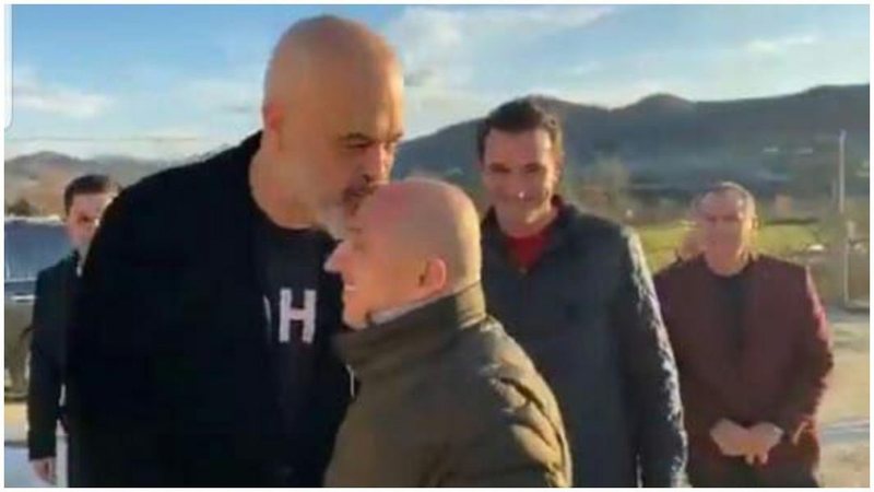 Pas puthjes n&euml; ball&euml;, Rama i jep Salillarit koncesionin 1