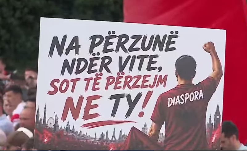 FOTOLAJM/ Mesazhi i fort&euml; i diaspor&euml;s drejtuar Ram&euml;s n&euml;