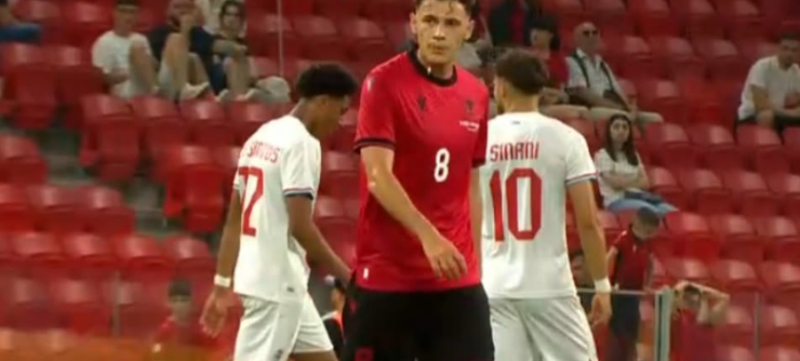 Mbyllet pjesa e par&euml;/ Luksemburgu kryeson 1-0 ndaj Shqip&euml;ris&euml;