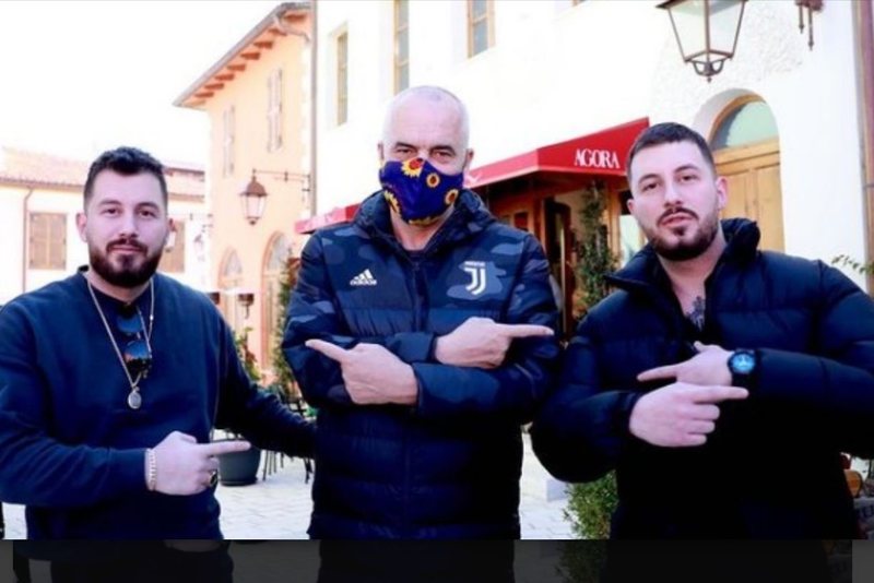 Mor&euml;n leje p&euml;r kull&euml;/ V&euml;llez&euml;rit Veshaj n&euml;
