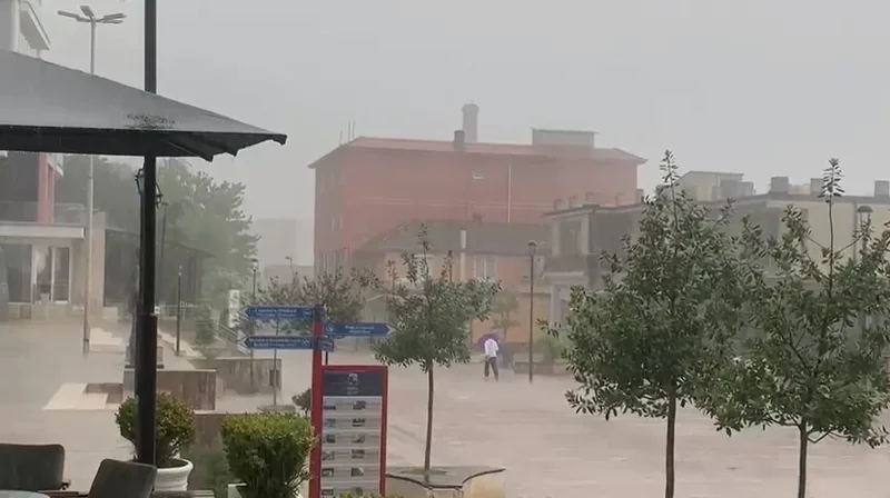 Qershori &lsquo;mbyt&rsquo; me shi Bulqiz&euml;n, 30 minuta reeshje intensive