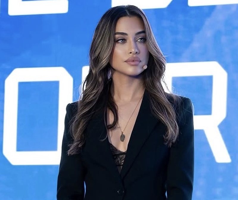 Moderatorja e Piranjave, Dojna Mema nga protesta: Kjo &euml;sht&euml; beteja