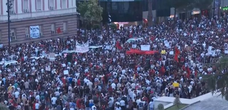 Nis organizimi n&euml; sheshin &ldquo;Sk&euml;nderbej&rdquo;, shqiptar&euml;t