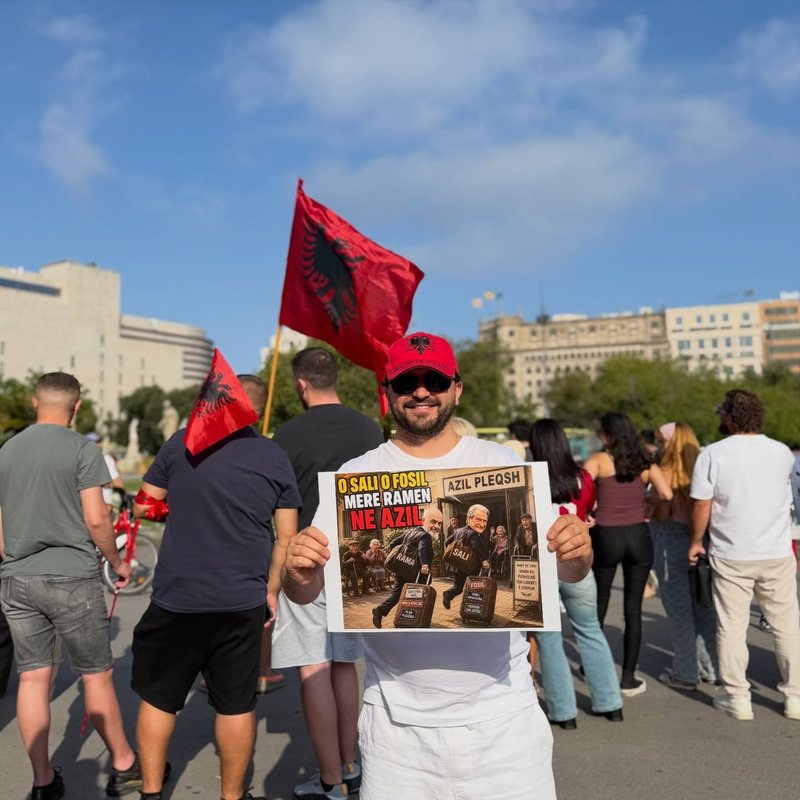 Barcelona vishet kuq e zi, diaspora n&euml; protest&euml; edhe n&euml;