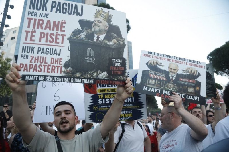 'Rama jepe dor&euml;heqjen!' Sot dita e 11-t&euml; e protest&euml;s,