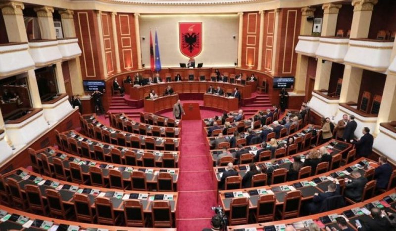 Opozita bojkoton seanc&euml;n e Kuvendit, mazhoranca miraton n&euml; parim