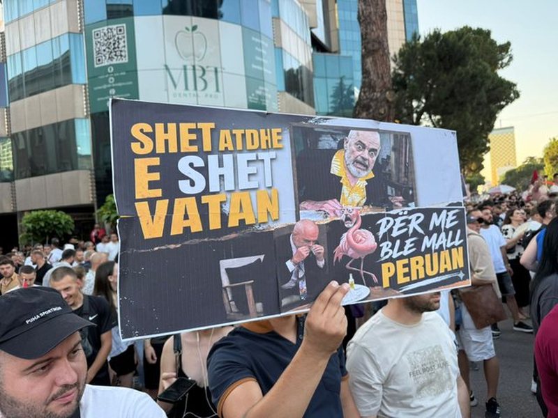 Dita e 13-t&euml; e protest&euml;s/ Nis organizimi n&euml; sheshin